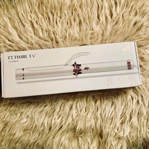 T3 Twirle 1 1/4 Curling Iron